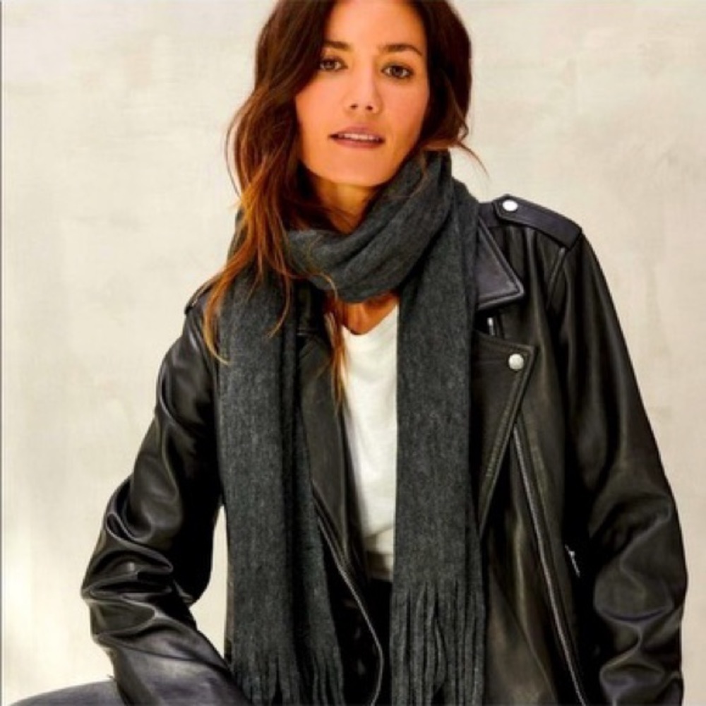 NWT Lucky Brand Grey Fringe Soft Scarf